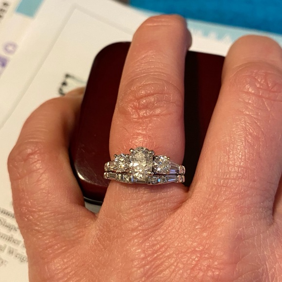 GORGEOUS Engagement + Wedding Ring (1.87 tcw) Priced to SELL! - Picture 4 of 8